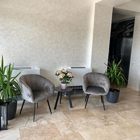 Hotel Del Ponte Targoviste Eksteriør billede