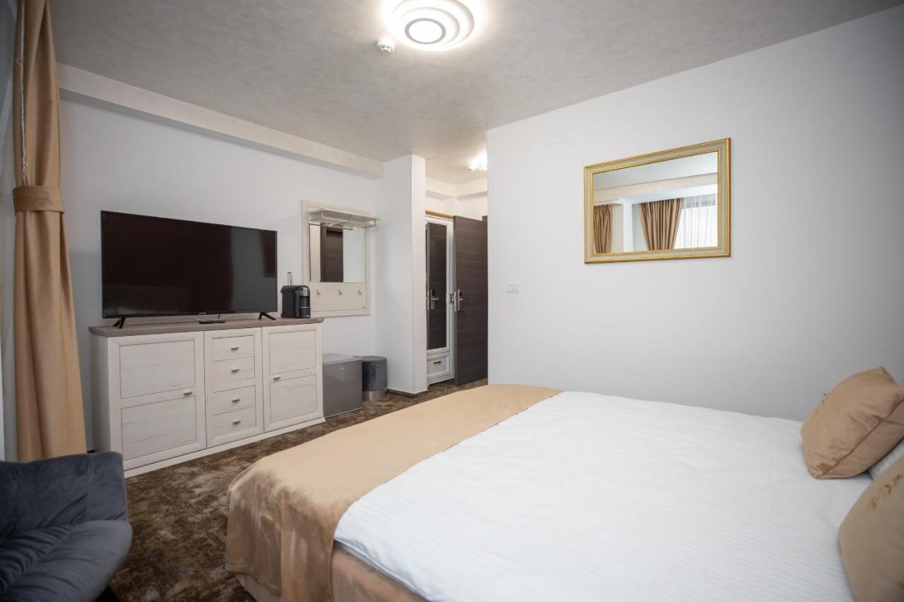 Hotel Del Ponte Targoviste Eksteriør billede