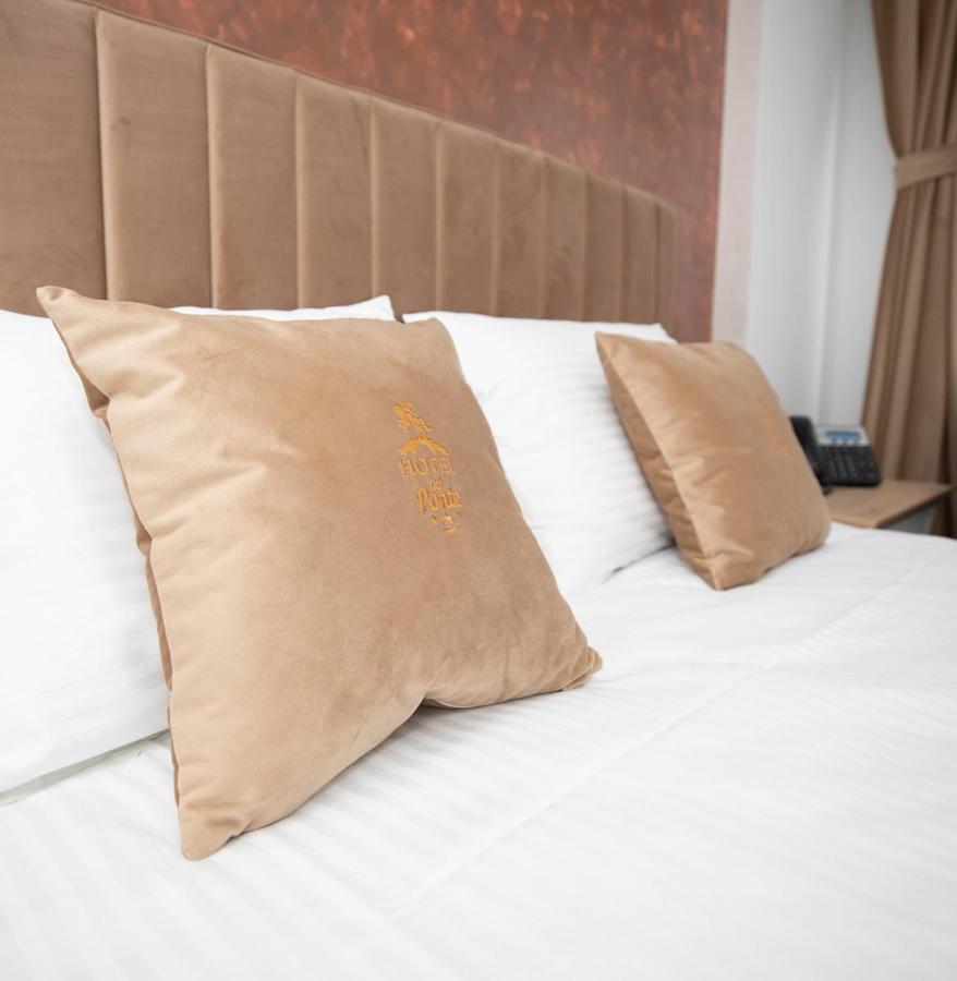 Hotel Del Ponte Targoviste Eksteriør billede