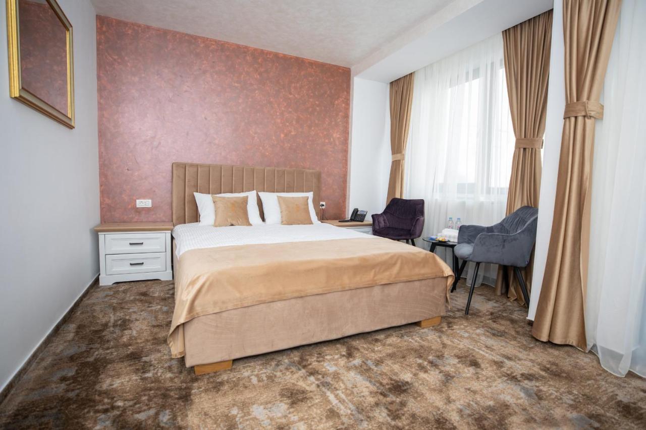 Hotel Del Ponte Targoviste Eksteriør billede