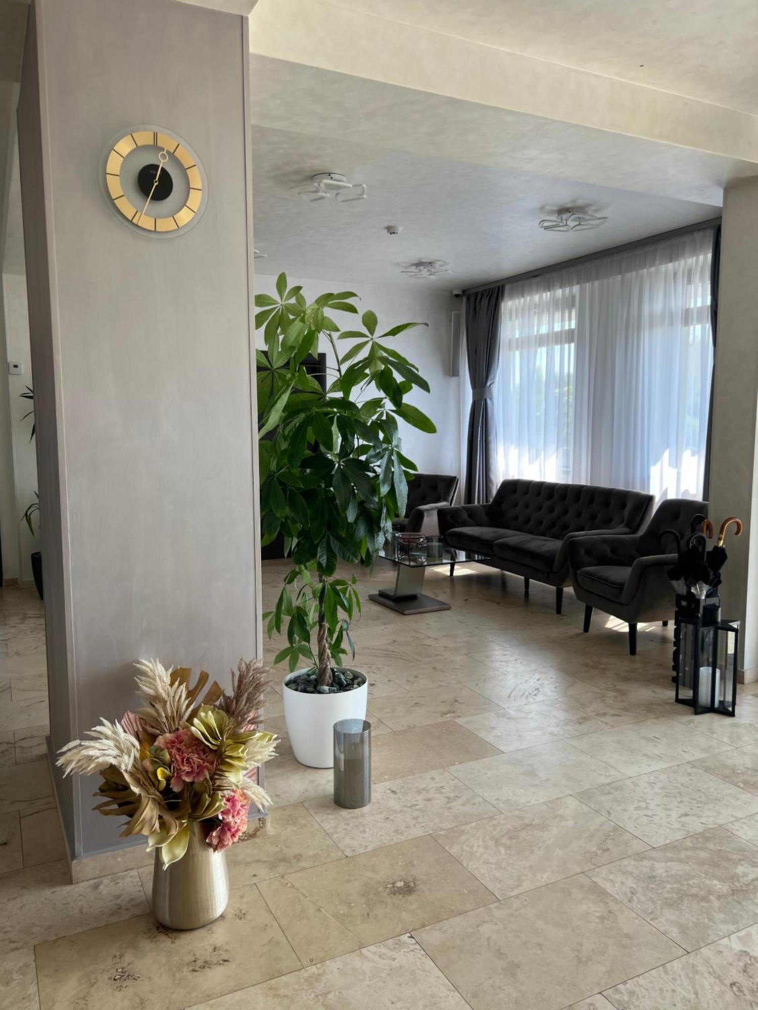 Hotel Del Ponte Targoviste Eksteriør billede